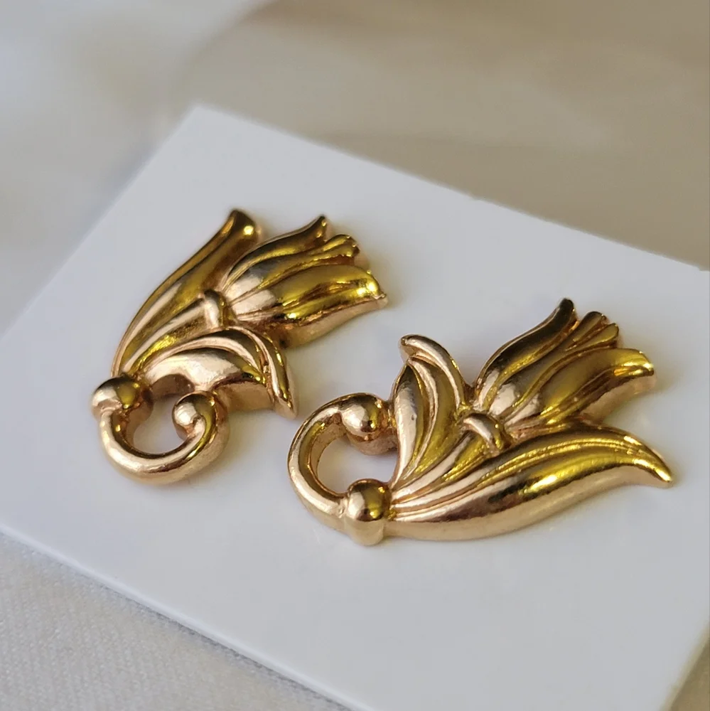 Gorgeous Vintage Spring Tulip Gold Earrings Flower